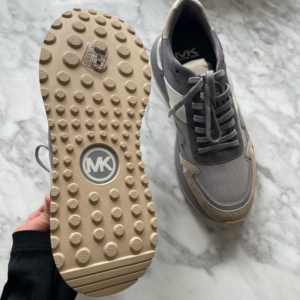 Men’s Michael Kors Miles Mesh / Leather Trainer, size 10 - Picture 4 of 5